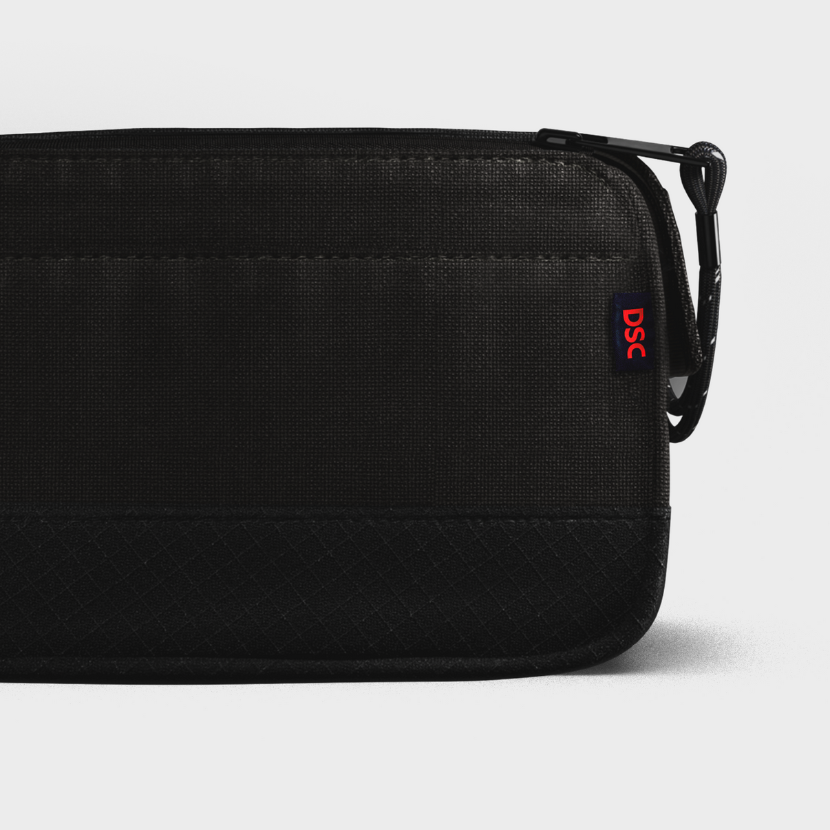 Close up view of traveler to show DSC logo